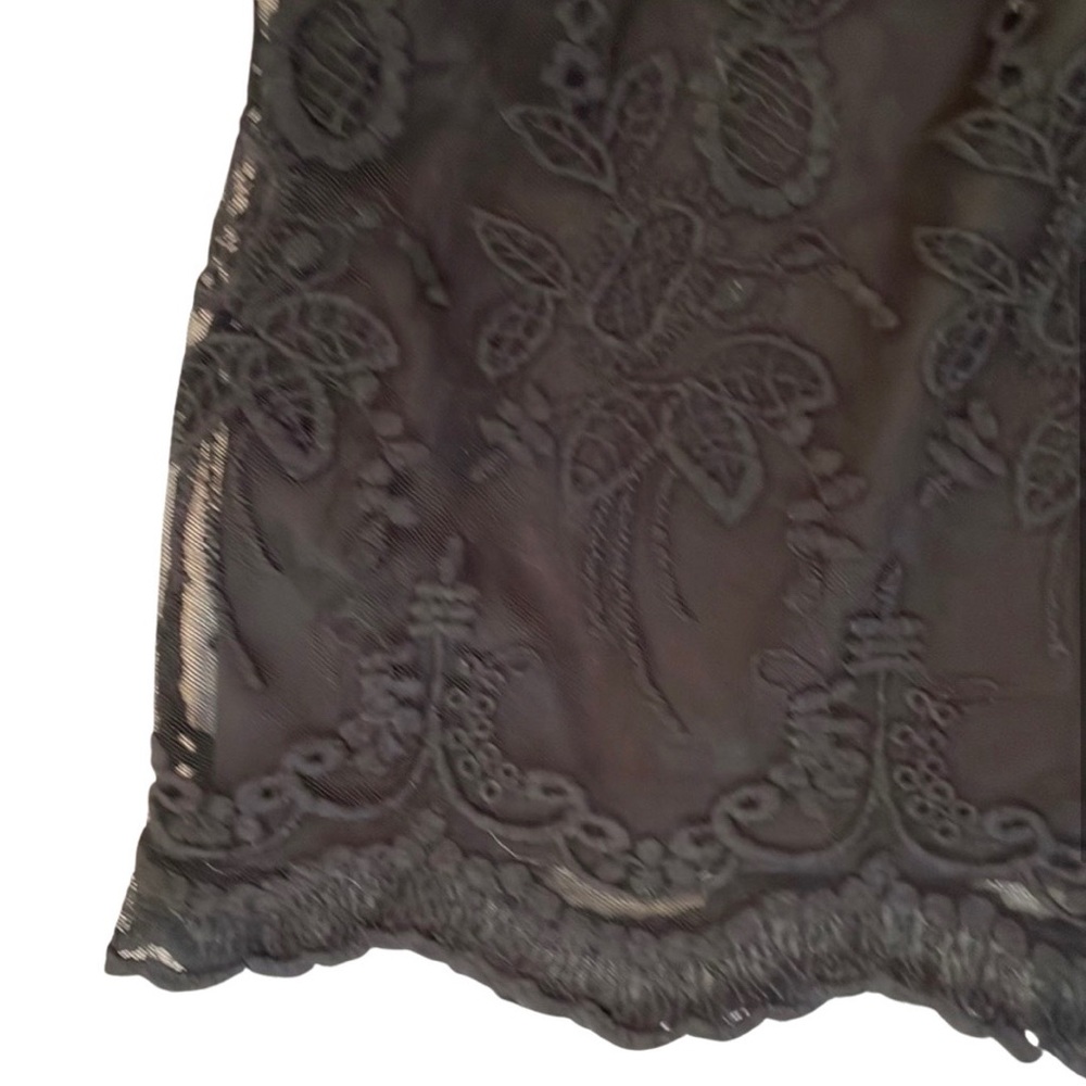 TOP SHOP LACE SHORTS - Picture 3 of 5
